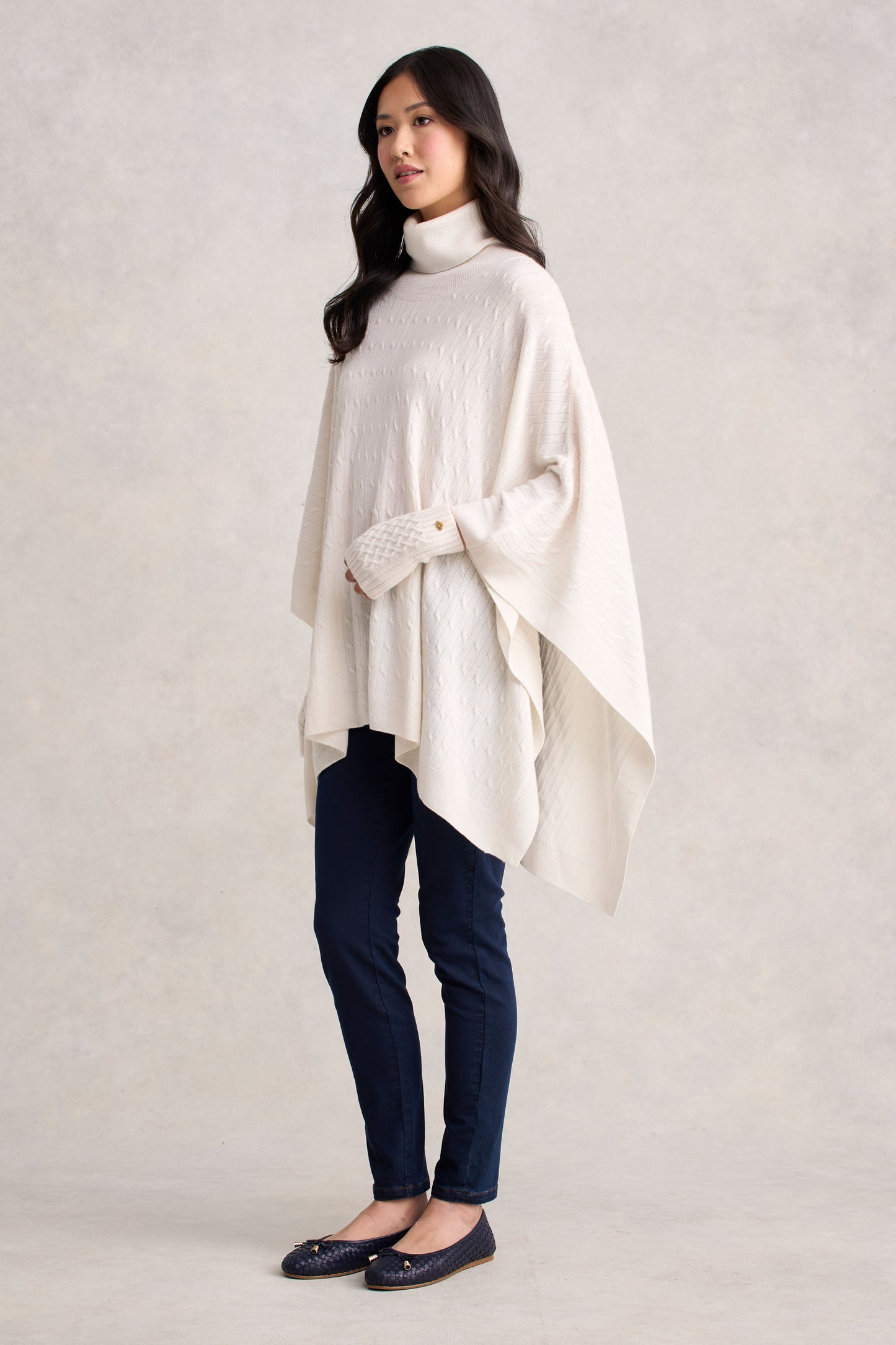 Catriona Wool Cable Poncho - Eggshell